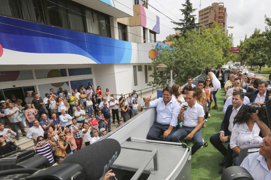 El proyecto económico, turístico y educativo funcionará los jueves a las 18 y los sábados a las 10, por los próximos ciento veinte días. 